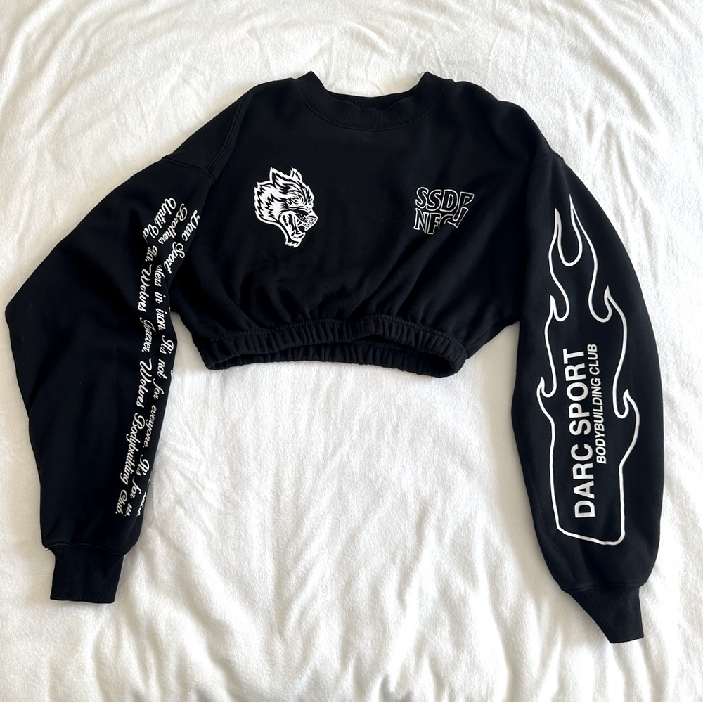 Darc Sport Move Fast “Gwen” Cropped Crew Neck